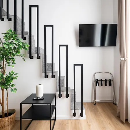 Mimis Lakeside Loft - Newly Renovated Апартаменты *