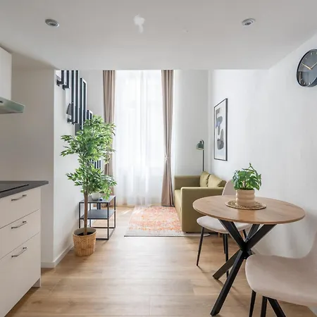 Mimis Lakeside Loft - Newly Renovated 아파트 그문덴