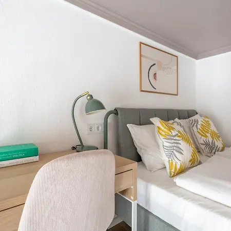 Mimis Lakeside Loft - Newly Renovated Апартаменты